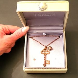 NEW 1928 Copper-tone/Bronze Key Necklace 🔑 Crystals, 18", Gift-Boxed!